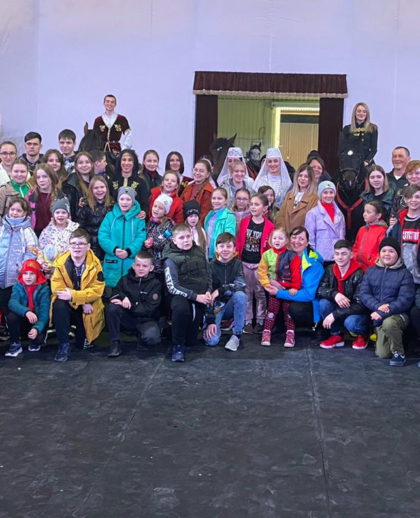 Для детей из ДНР и ЛНР в театре «Нарты» дали благотворительный концерт.